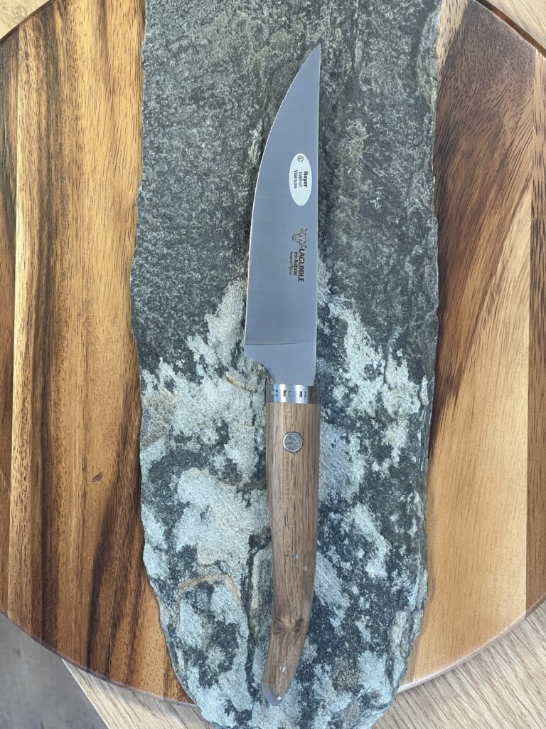 Couteau Gourmet Laguiole, manche en noyer, lame de 15 cm, acier 14C28N